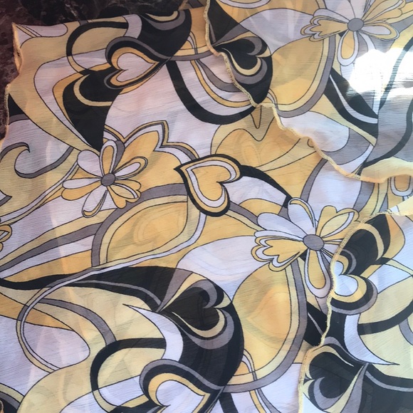 I am selling this shirt - Picture 2 of 3